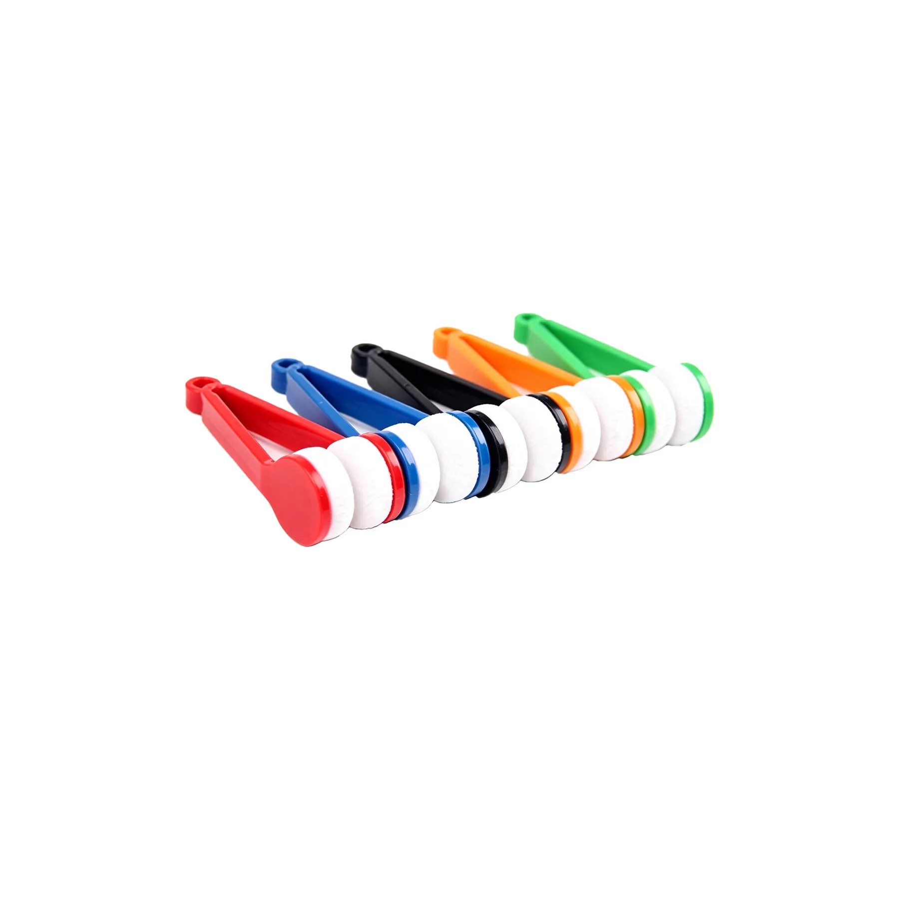 Portable Eyeglass Cleaning Clip For Travel Cases And Bags - Image 4